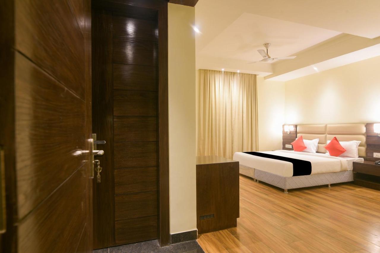 Super Collection O Starlight Hotel Kanpur Eksteriør billede