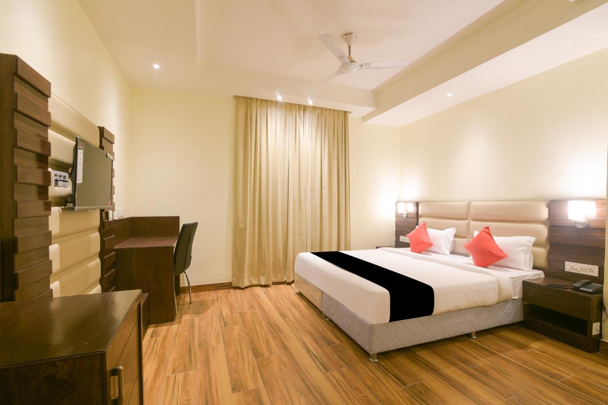 Super Collection O Starlight Hotel Kanpur Eksteriør billede
