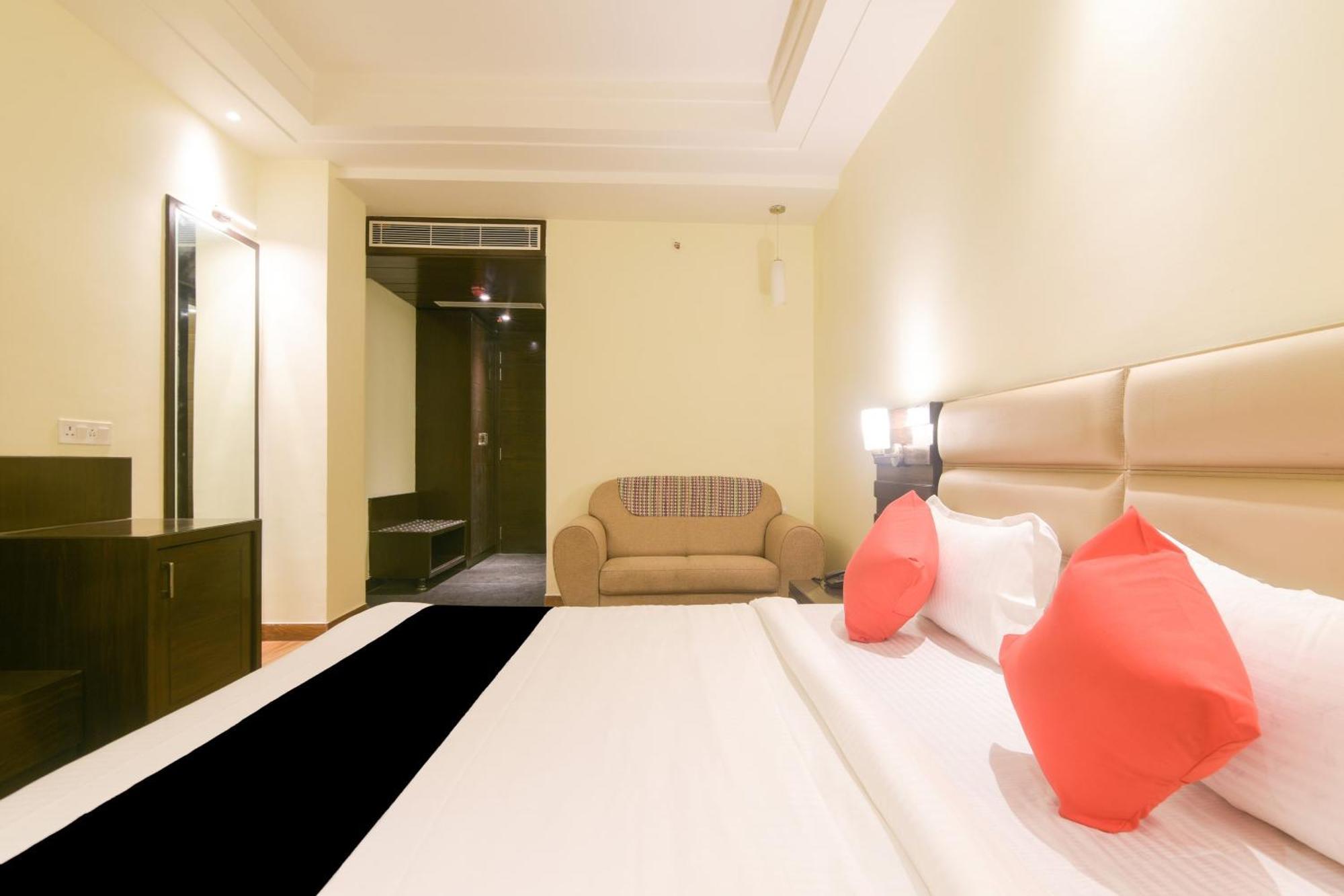 Super Collection O Starlight Hotel Kanpur Eksteriør billede
