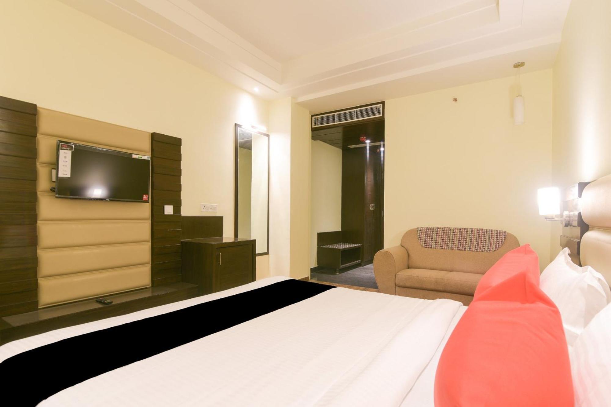 Super Collection O Starlight Hotel Kanpur Eksteriør billede
