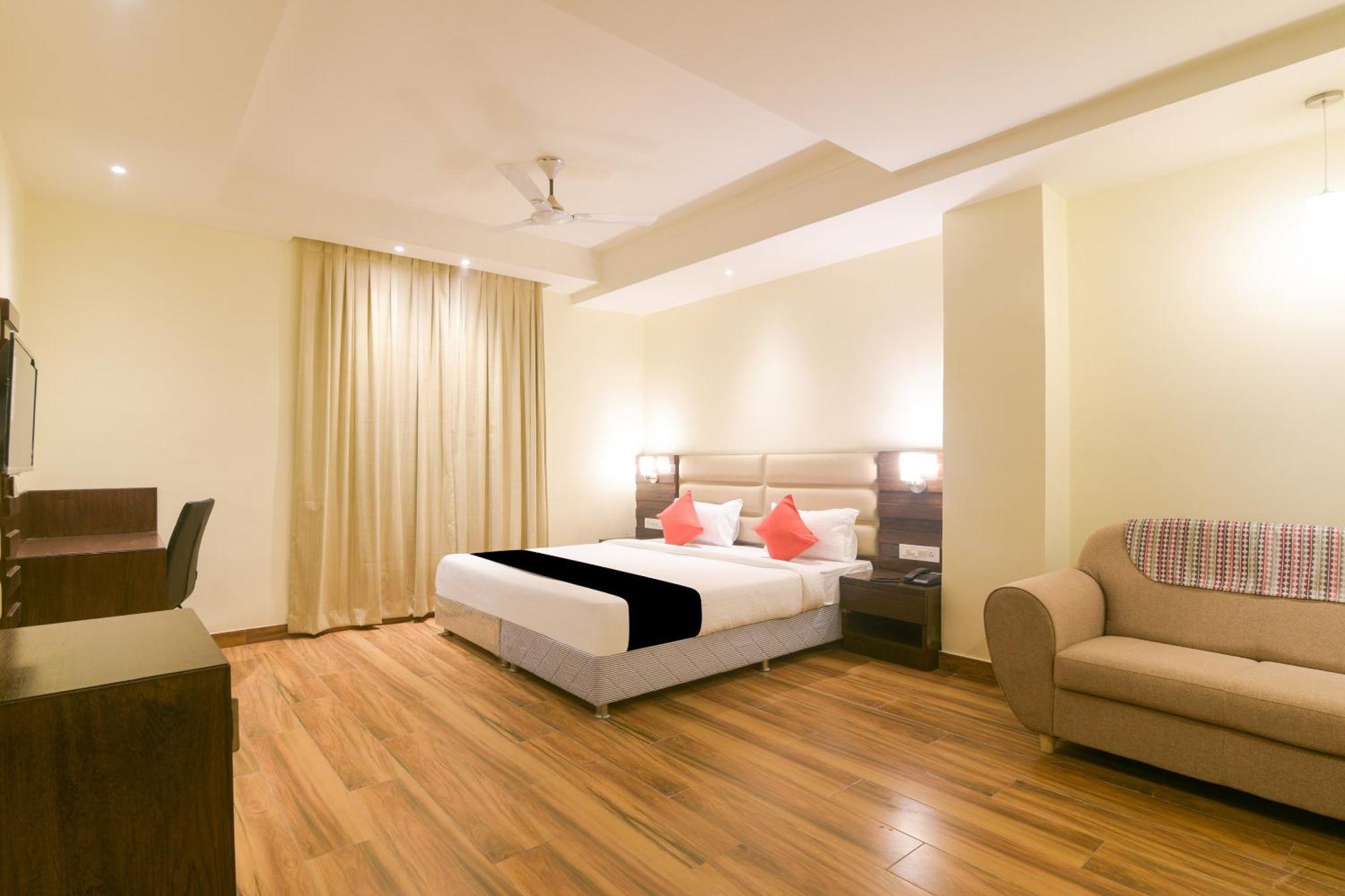 Super Collection O Starlight Hotel Kanpur Eksteriør billede