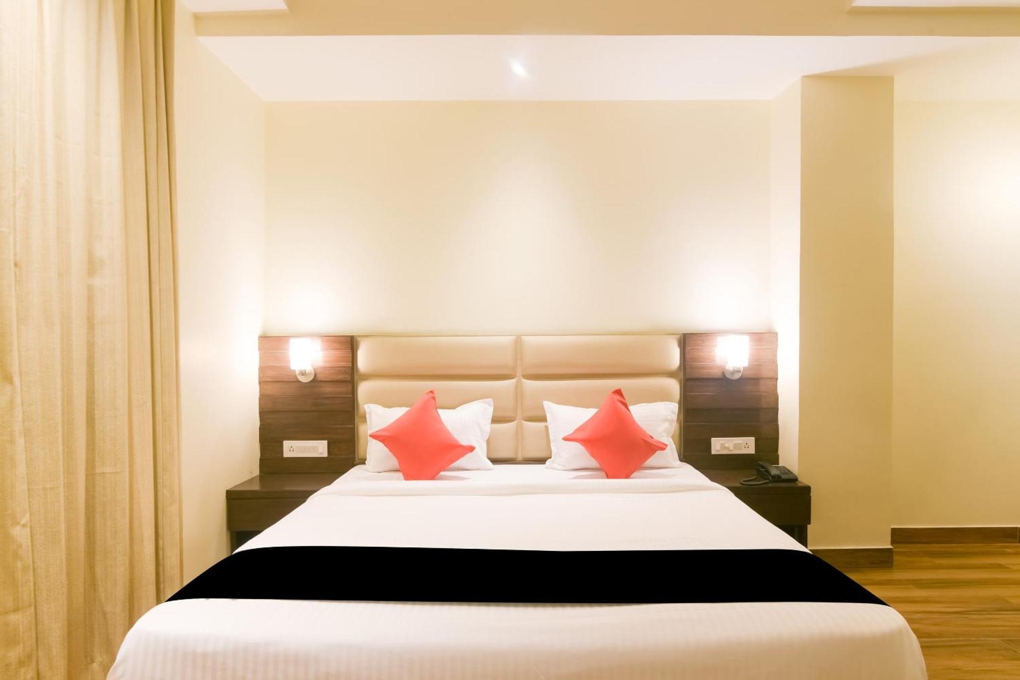 Super Collection O Starlight Hotel Kanpur Eksteriør billede