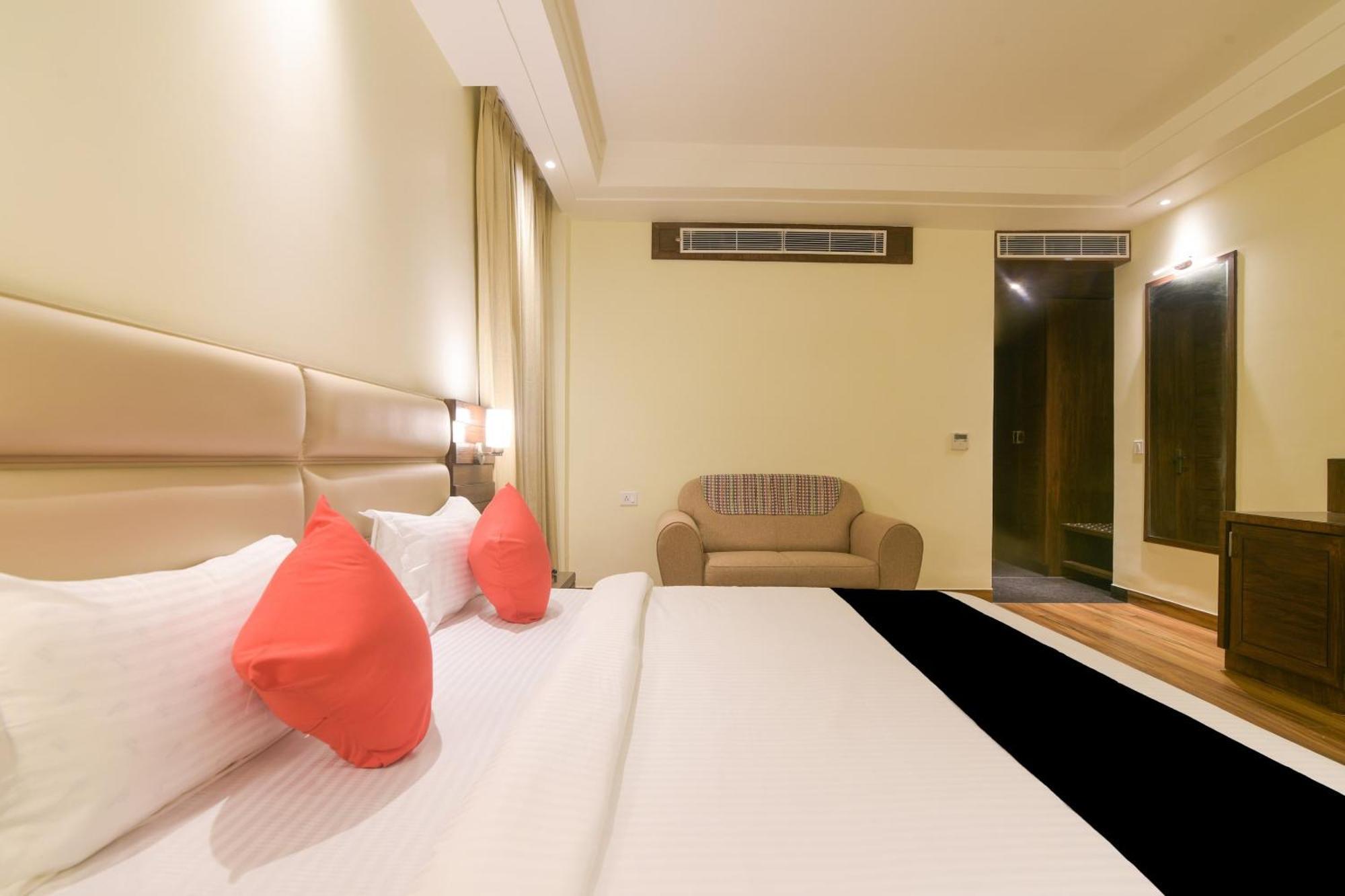 Super Collection O Starlight Hotel Kanpur Eksteriør billede