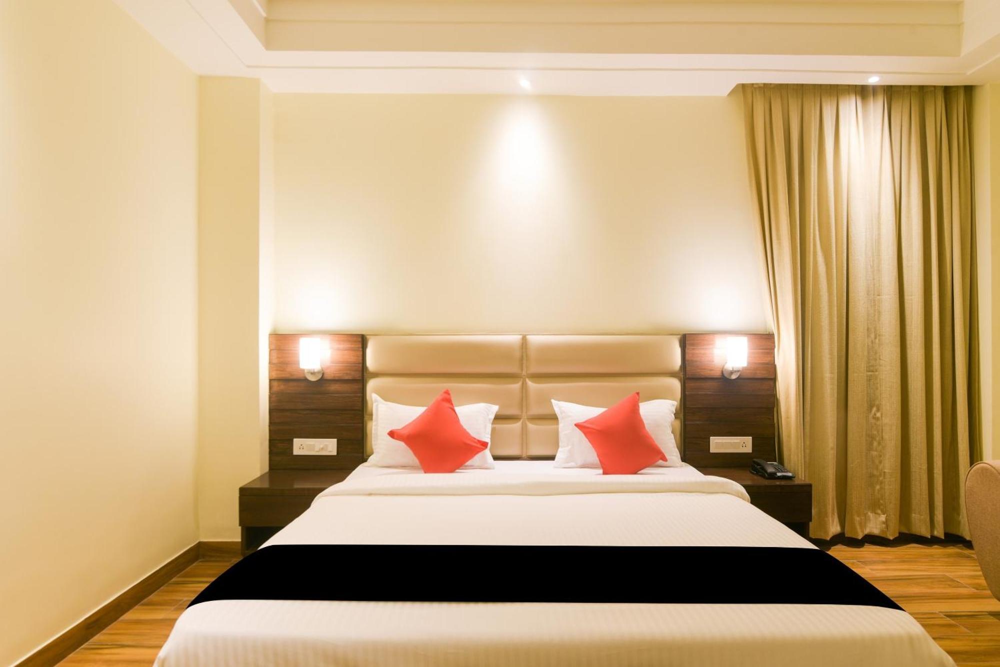 Super Collection O Starlight Hotel Kanpur Eksteriør billede