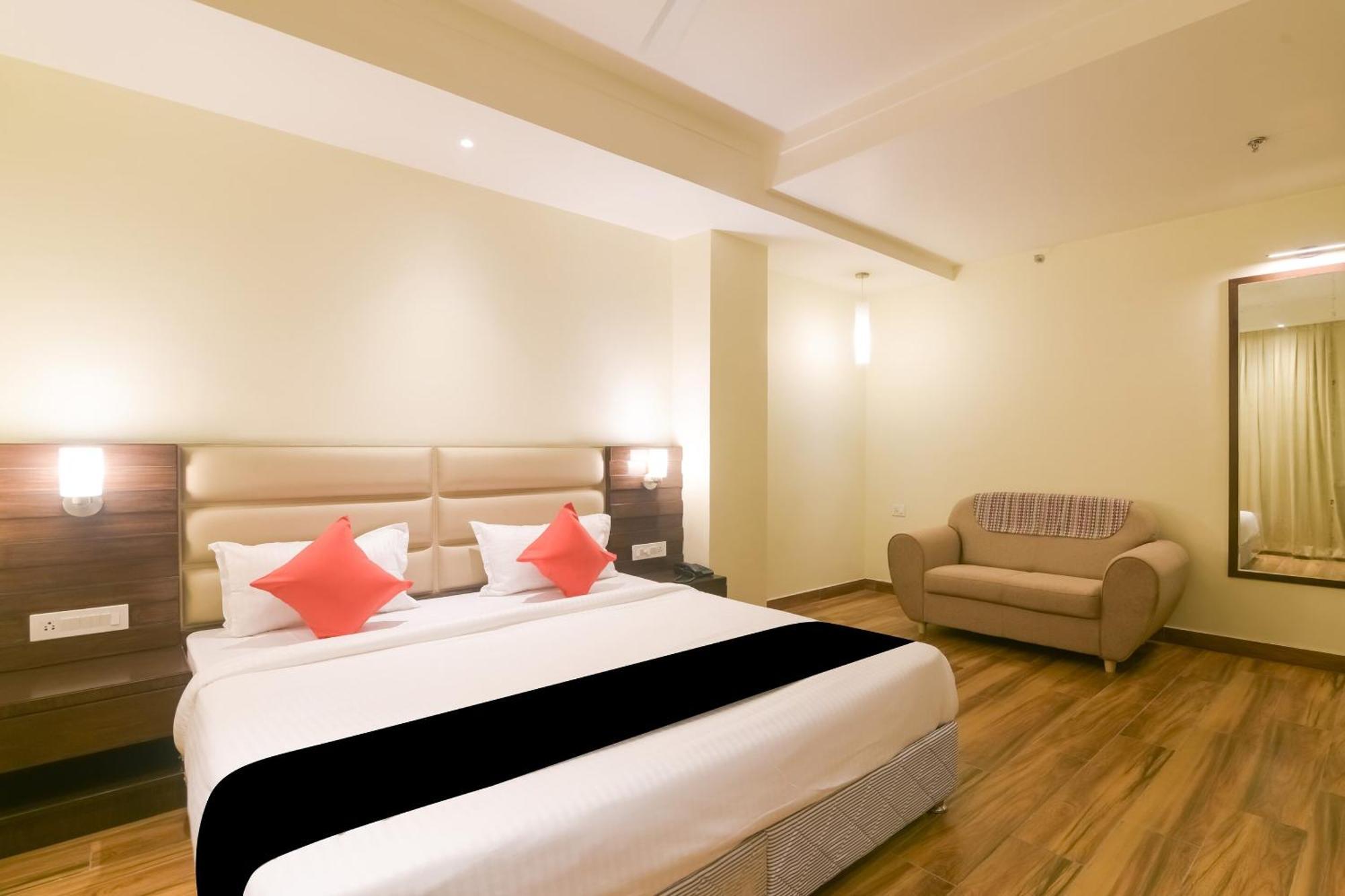 Super Collection O Starlight Hotel Kanpur Eksteriør billede