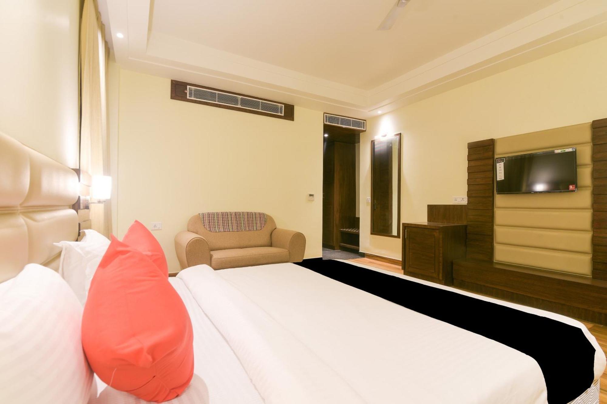 Super Collection O Starlight Hotel Kanpur Eksteriør billede